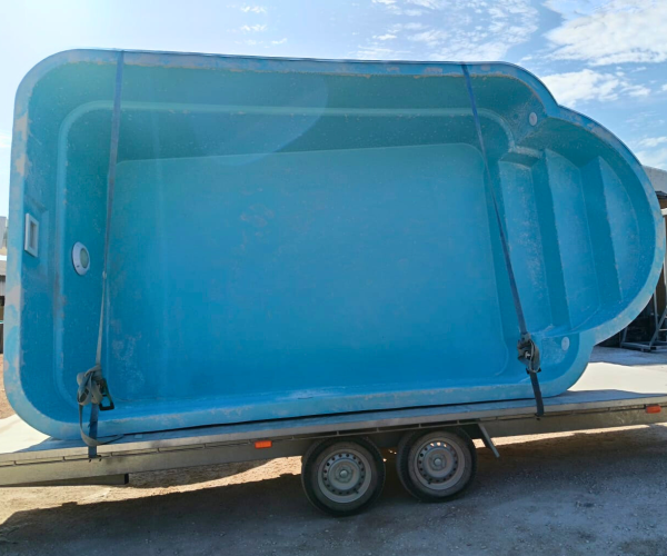 piscina de poliester 5x28 3 600x500 piscina de poliester 5x28 3 600x500