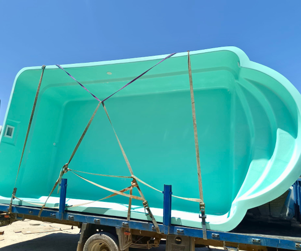 piscina de poliester 6x3 4 600x500 piscina de poliester 6x3 4 600x500